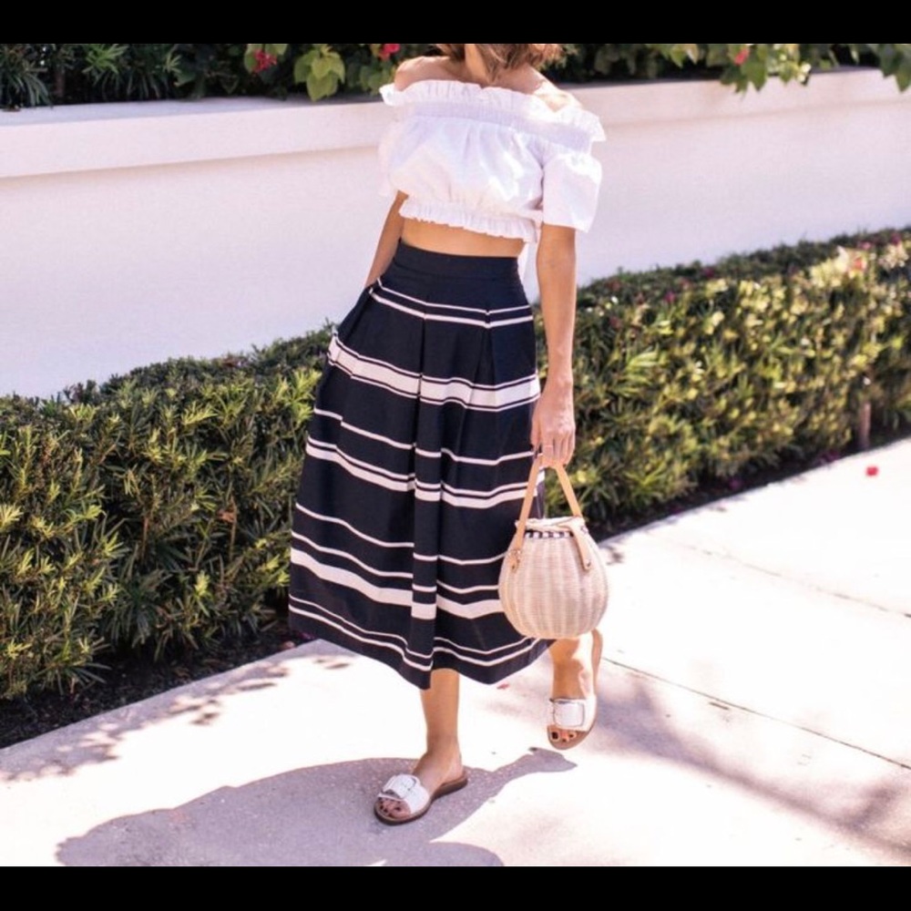 Ann Taylor Midi skirt size 8P
